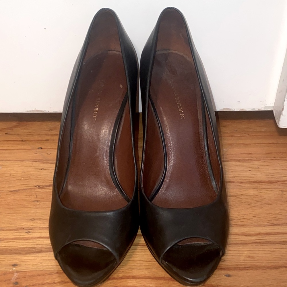 Banana Republic Classic Black Peep Toe Heels